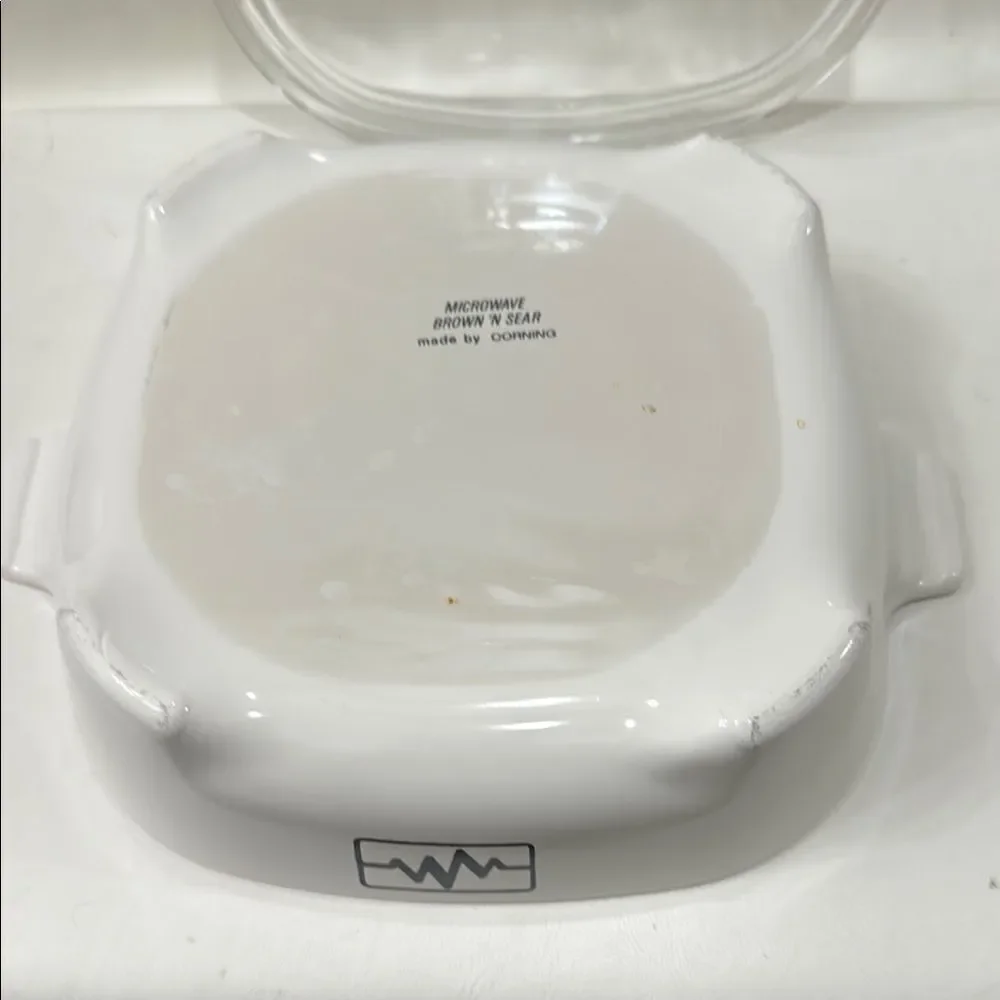CorningWare White Casserole Dish with Glass Lid